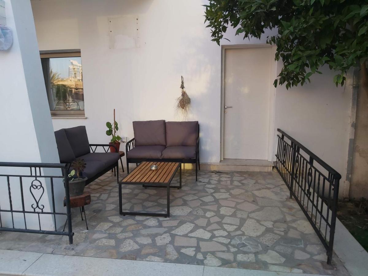 Compact Home Nicosia Exteriör bild