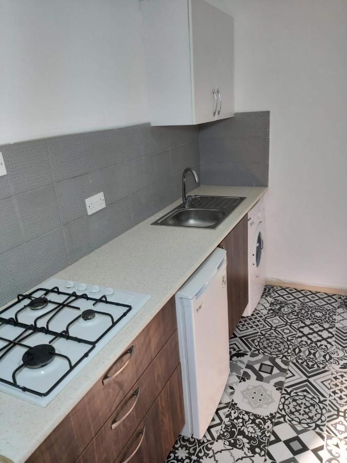 Compact Home Nicosia Exteriör bild